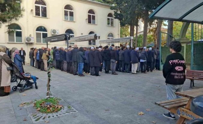 Şişli’deki konserde hayatını kaybeden Mahmud Sami Ramazanoğlu toprağa verildi