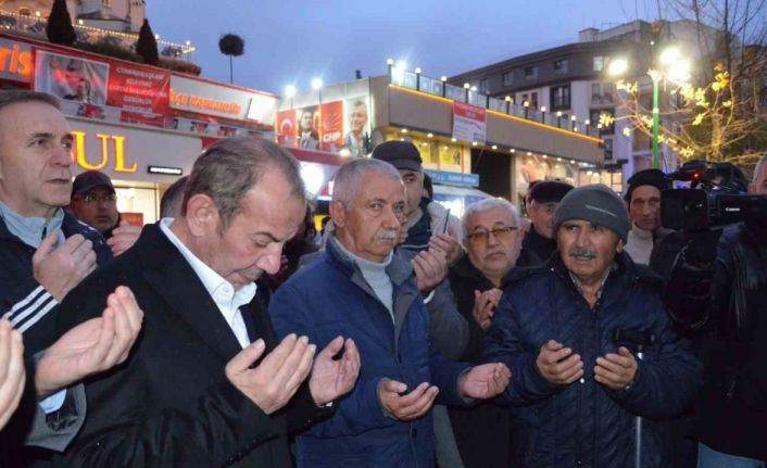 Tanju Özcan umre yolculuğuna dualarla uğurlandı