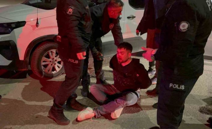 Aksaray’da hasarlı kaza sonrası ortalık karıştı: 5 gözaltı
