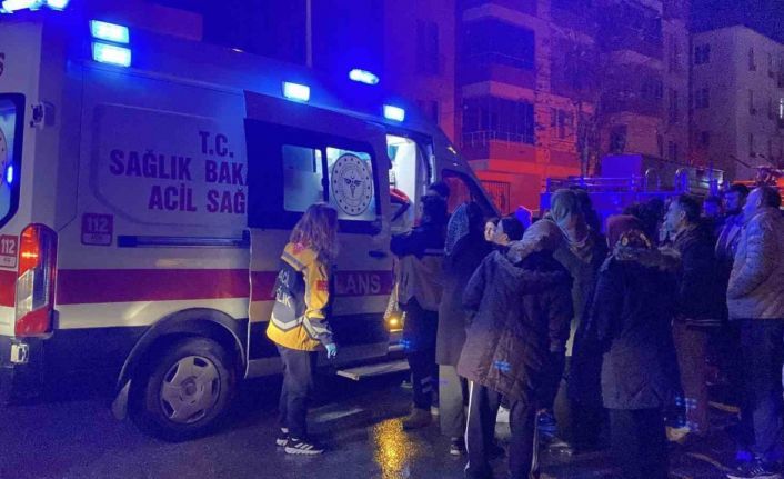 Çorum’da ev yangını: Mahsur kalan aileyi itfaiye kurtardı