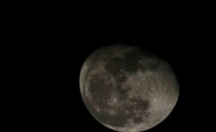 Elazığ’da şişkin ay mest etti