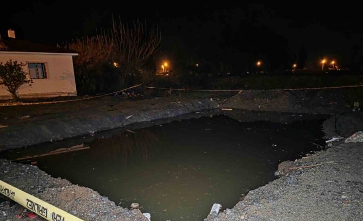 Hatay’da su dolu temelin içindeki toplarını almak isterken düşen 2 kardeş çocuk öldü