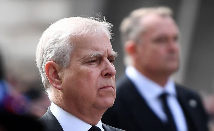 İngiltere’de eski Prens Andrew’un taht sırasından çıkarılabileceği iddiası