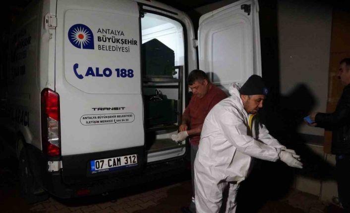 İnternette tanıştığı genç tarafından bıçaklanarak öldürüldü