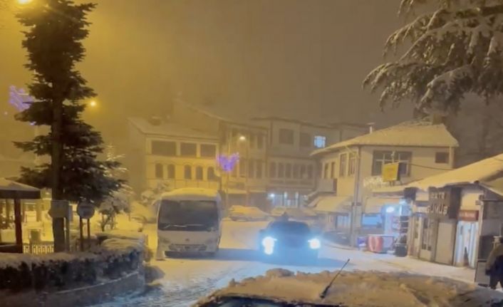 Kastamonu’nun yüksek kesimlerinde kar yağışı etkili oluyor