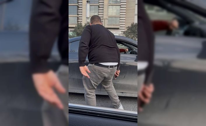 Otomobil sürücüsünü bıçakla tehdit eden minibüs şoförü tutuklandı