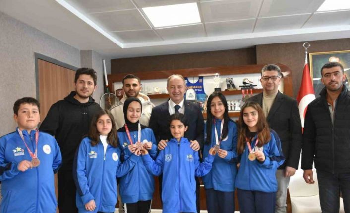 Tekmanlı minik eskrimcilerden başarılı sonuçlar