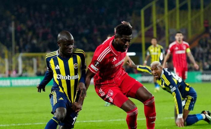 UEFA Avrupa Ligi: Fenerbahçe: 0 - Nottingham Forest: 3 (Maç sonucu)