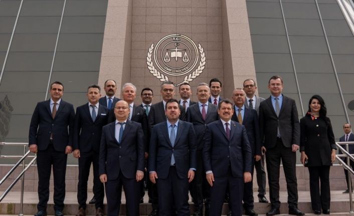 Adalet Bakan Yardımcısı Tuncay, İzmir Adliyesi’ni ziyaret etti