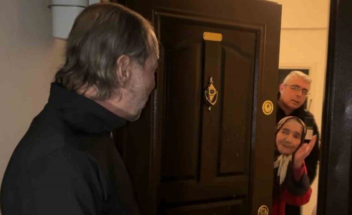 Alzheimer anne oğlunu unuttu, sokakta kalan oğlu için ekipler seferber oldu