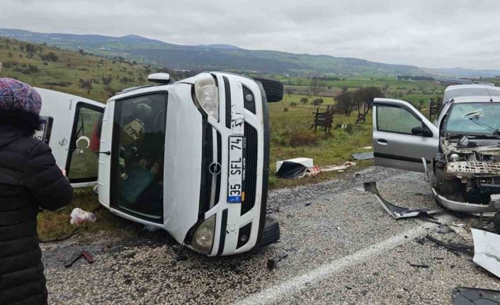 Balıkesir’de trafik kazası: 5 yaralı