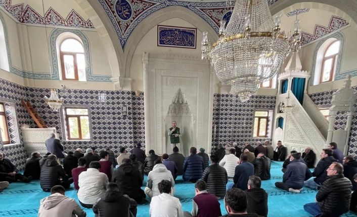 Bayburt’ta cami cemaati bağımlılıkla mücadele konusunda bilgilendirildi