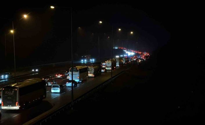 Bolu geçişinde bayram trafiği kilit