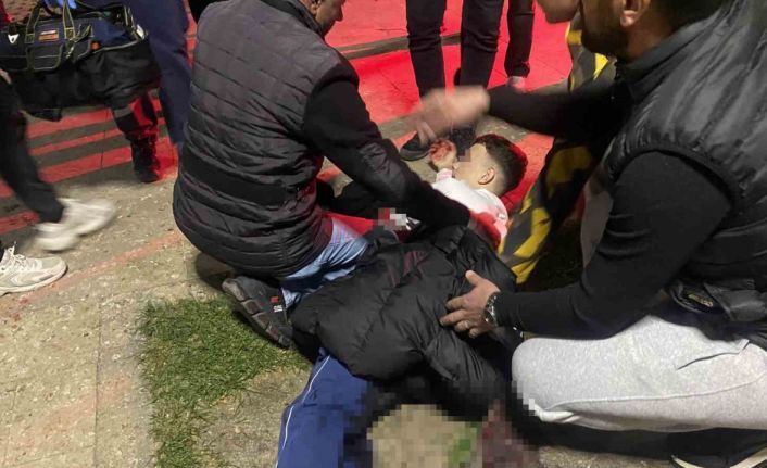 Bursa’da parkta bıçaklı kavga: 16 yaşındaki çocuk yaralandı