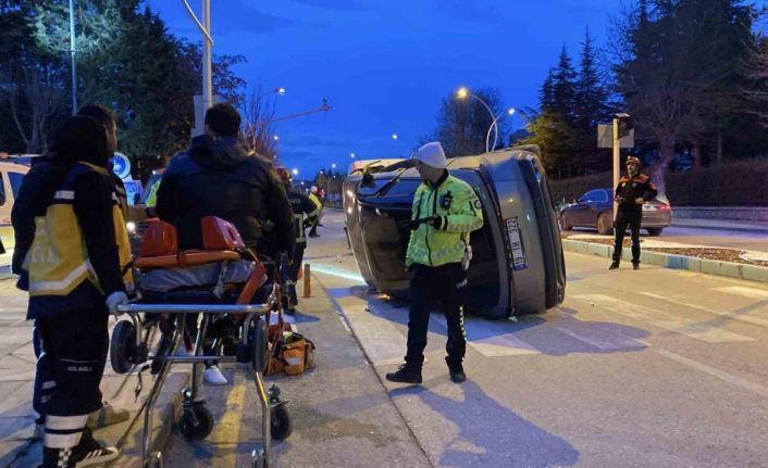 Çorum’da minibüsle çarpışan cip yan yattı: 1 yaralı