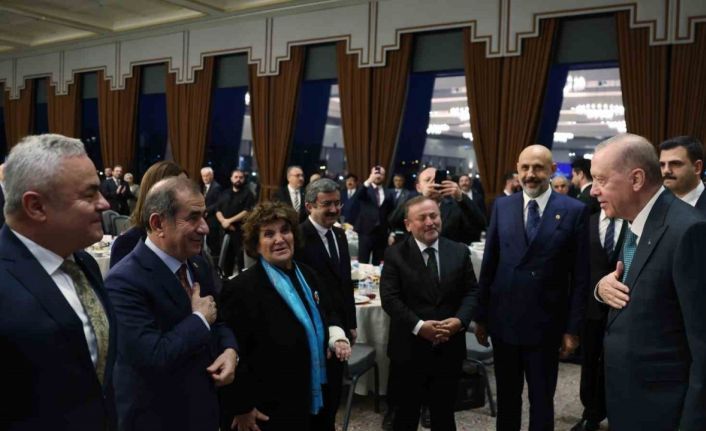 Cumhurbaşkanı Erdoğan: "Türkiye her zaman savaşın değil barışın yanındadır"