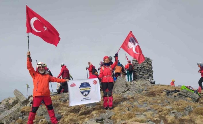 Demircili dağcılar Kaz Dağlarına tırmandı