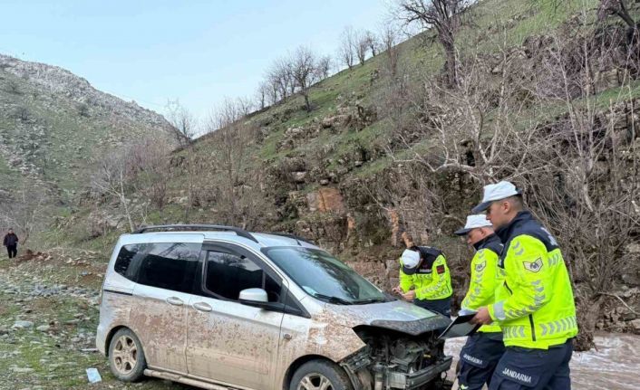 Derecik’te trafik kazası: 1 yaralı