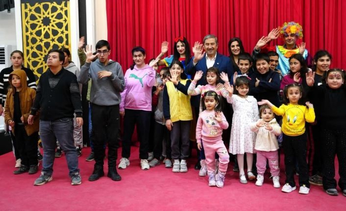 Engelli, öksüz ve yetimler iftarda buluştu