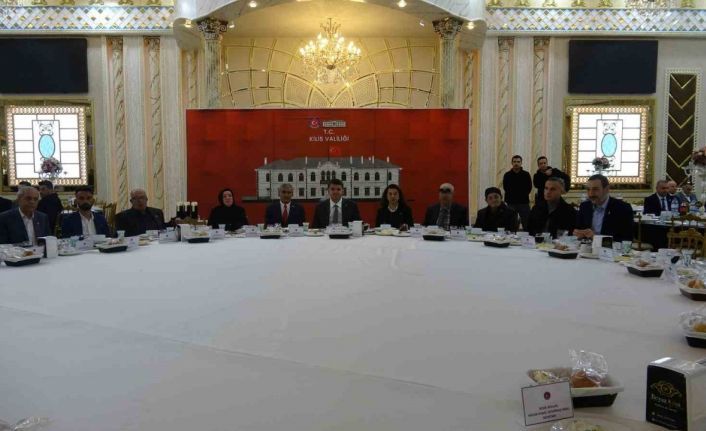 Kilis Valisi Kalaylı, muhtarlarla iftar programında buluştu