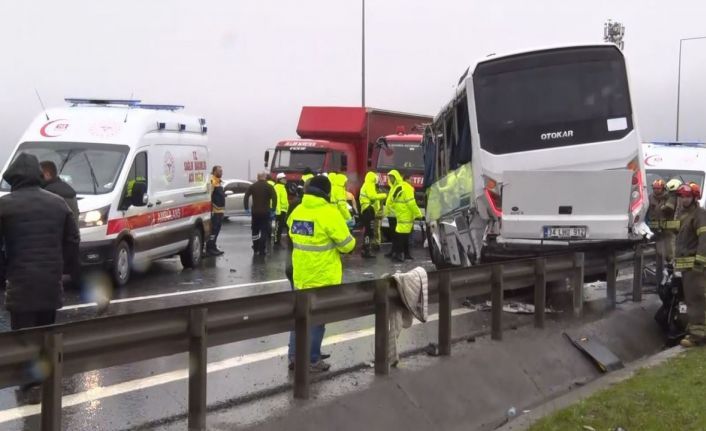 Kuzey Marmara Otoyolu’nda polis servis minibüsü kaza yaptı: 1 polis şehit oldu, 16 polis yaralandı