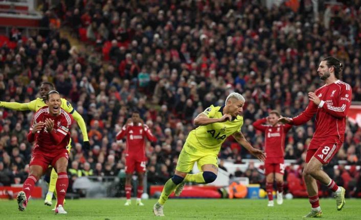 Liverpool, Tottenham’a son dakikada takıldı