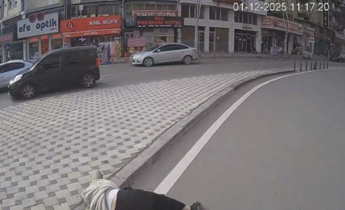 Otobüsün çarptığı genç kadının öldüğü kaza güvenlik kamerasında