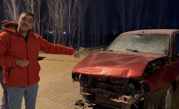 Sattığı otomobilin parasını beklerken, kazalı haliyle karşılaştı