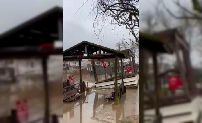Şile’de sağanak su baskınlarına neden oldu