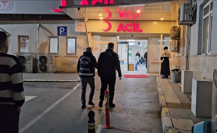 Ataşehir Belediyesi’ne yapılan yolsuzluk operasyonunda gözaltına alınan 5 kişi sağlık kontrolünden geçirildi