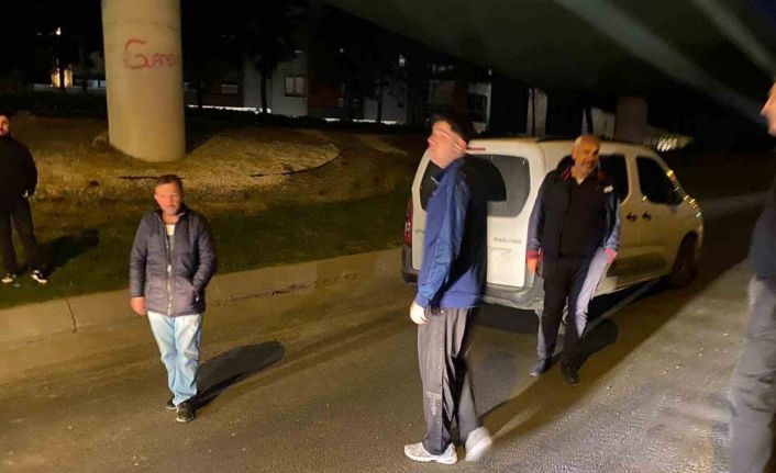 Bakırköy’de seyir halindeki araç bir anda kendini kilitleyerek yolun ortasında durdu, trafik kilitlendi