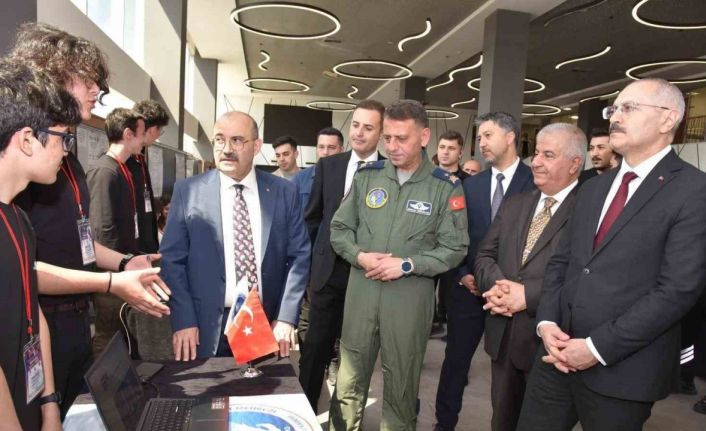 Bilimin kalbi Balıkesir’de attı: Bilim Fuarı yoğun katılımla açıldı