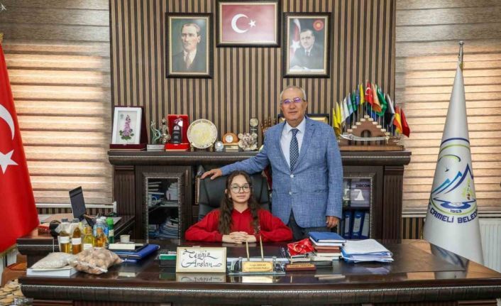 Çameli Belediye Başkanı Cengiz Arslan koltuğunu Erva’ya bıraktı