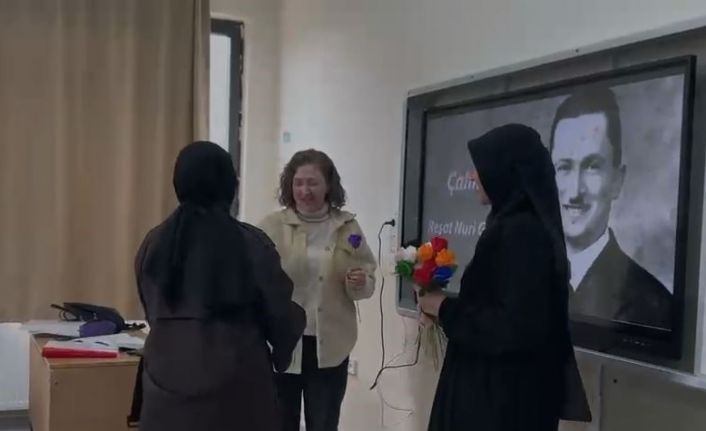 Elazığ’da vefa örneği: öğrencilerden öğretmenlerine anlamlı hediye