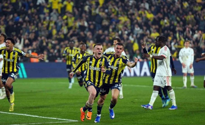 Fenerbahçe, lider Galatasaray ile puan farkını 1’e indirdi