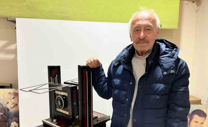 Fotoğrafçılık mesleğini 53 yıldır sürdürüyor