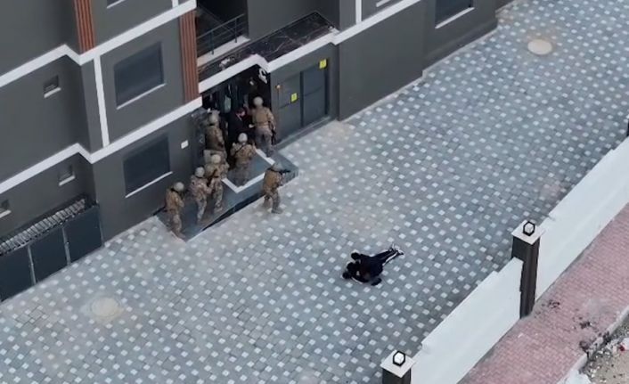 İkiz plakalarla ilçeleri gezip evlerden hırsızlık yaptılar, 11’incisinde yakayı ele verdiler