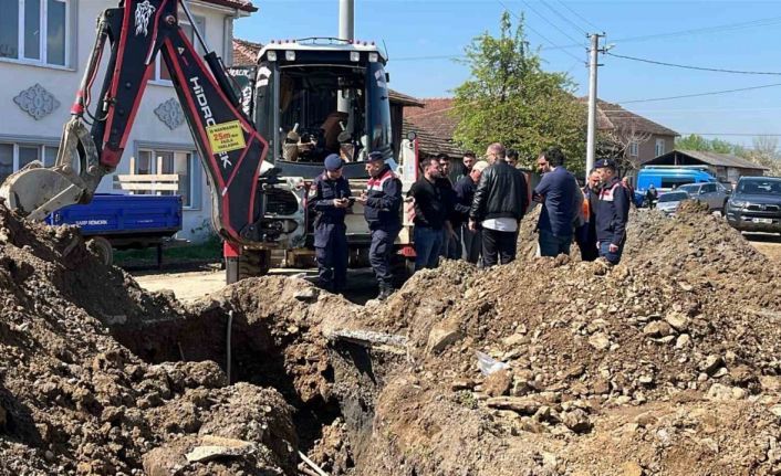 İSKİ’nin altyapı çalışmasında göçük altında kalan şahıs kurtarıldı