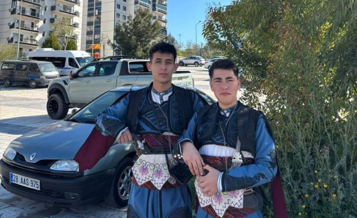 Kaleli öğrenciler halk oyunlarında bölge derecesi aldı