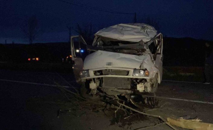 Kastamonu’da minibüs ile hafif ticari araç çarpıştı: 7 yaralı