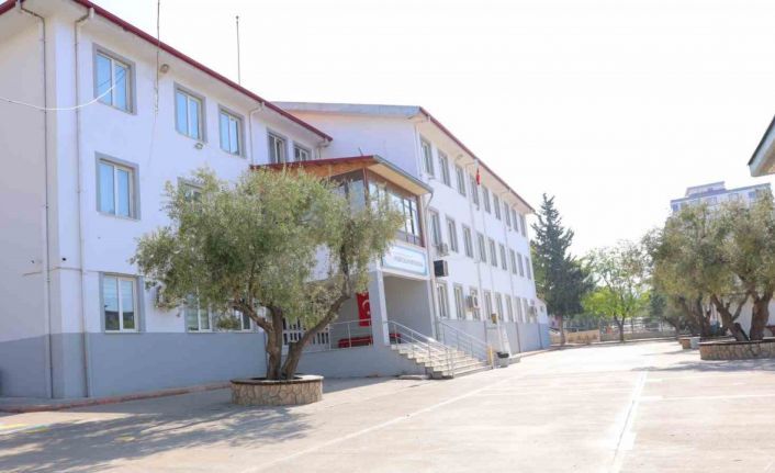 Katliamın yaşandığı Ayser Çalık Ortaokulu 23 Nisan’da sessiz