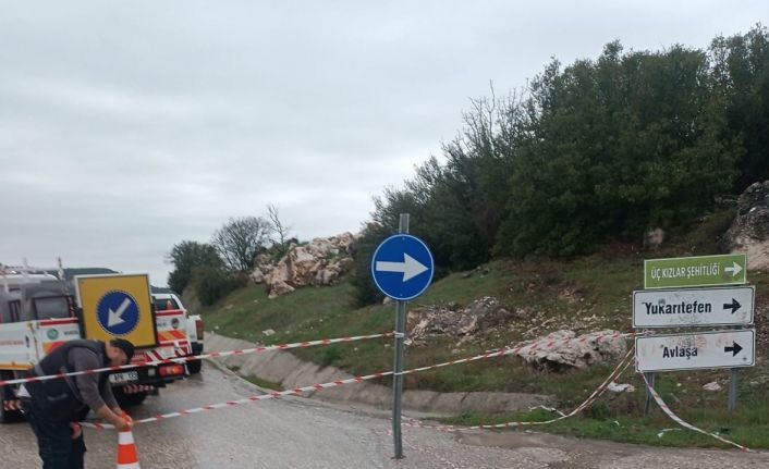 Selendi-Kula yolu yeniden trafiğe kapatıldı