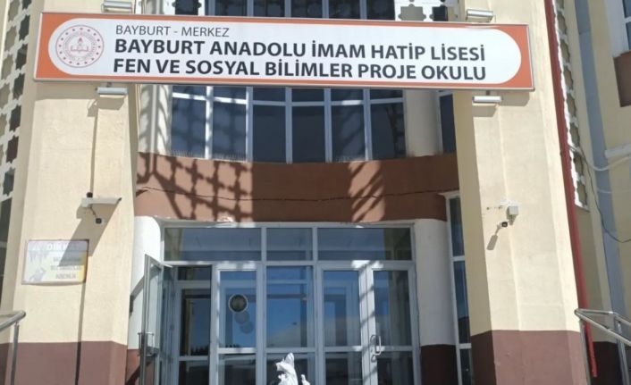 Bayburt Anadolu İHL öğrencileri 55 kilogram atık pil topladı