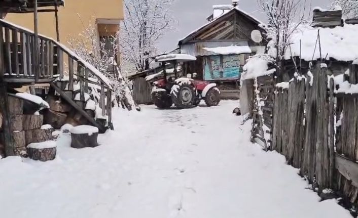 Sivas şaşırtmadı: Mayıs ayının başında kar yine yüzünü gösterdi
