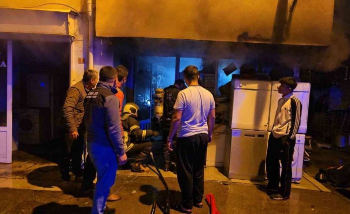 Zonguldak’ta iş yeri çıkan yangında kullanılmaz hale geldi